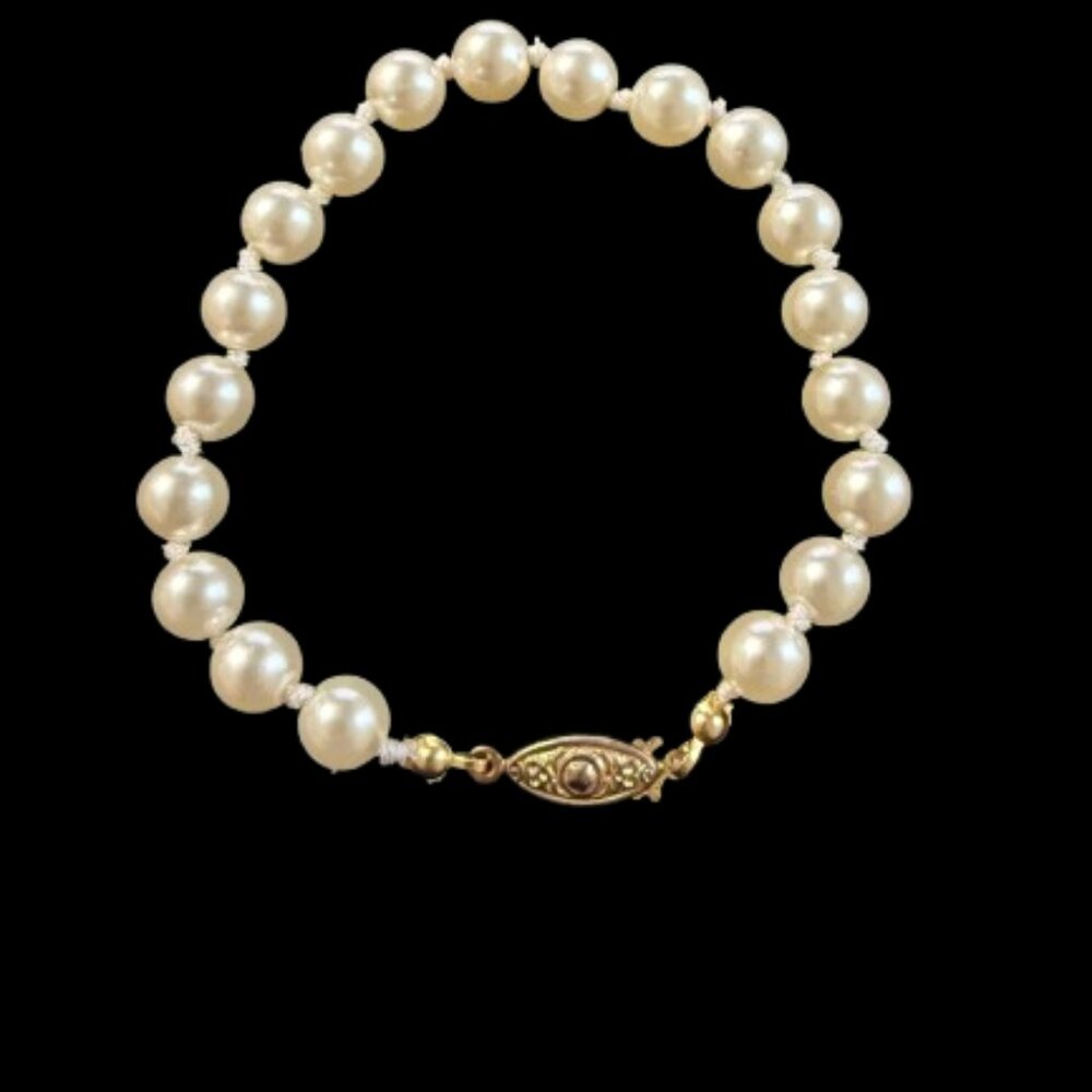 Vintage Single Strand Faux Pearl Bracelet Knotted Approx. 8" with Clasp